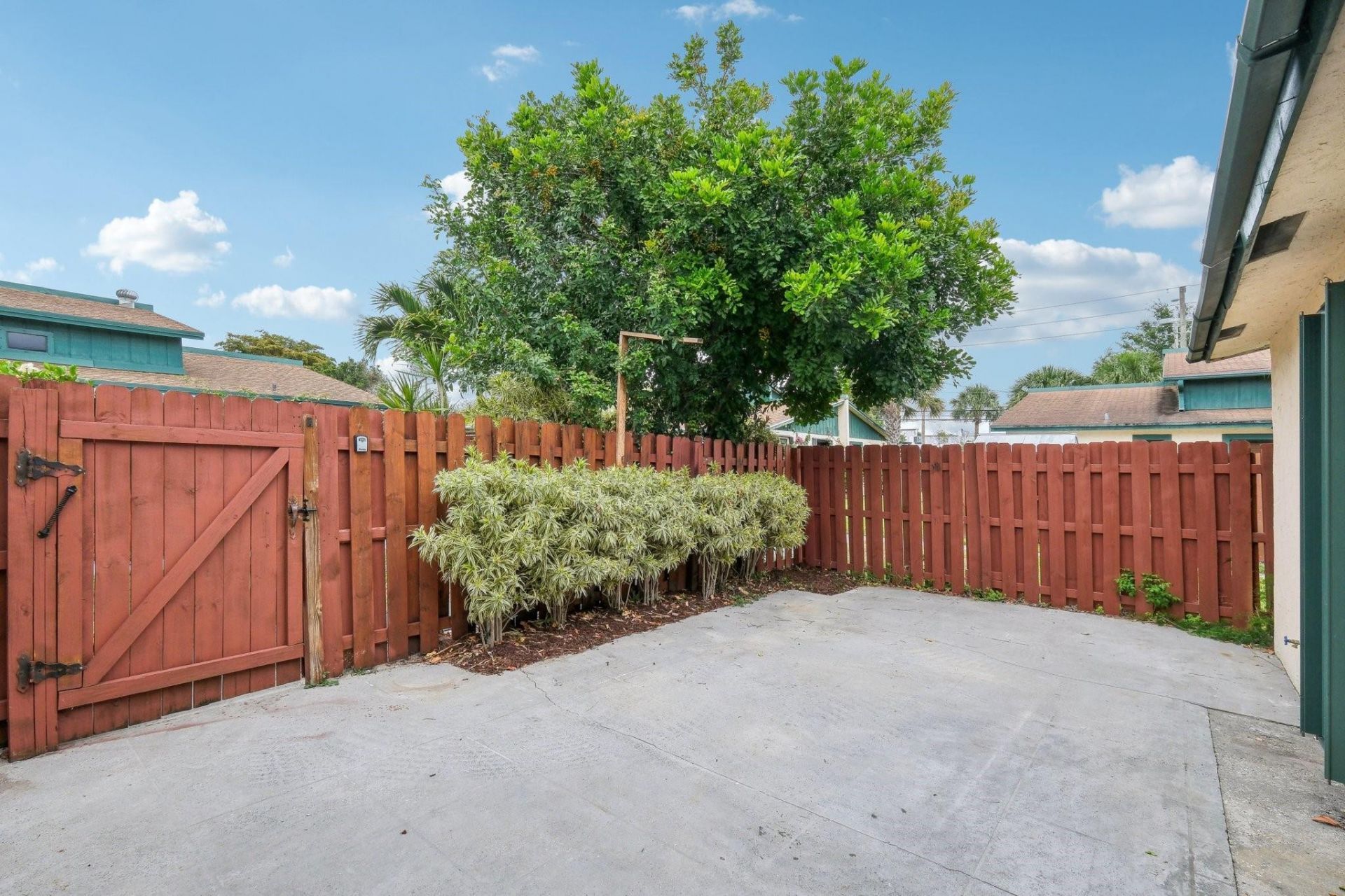 1091 Manor Drive, Palm Springs, FL 33461 Photo