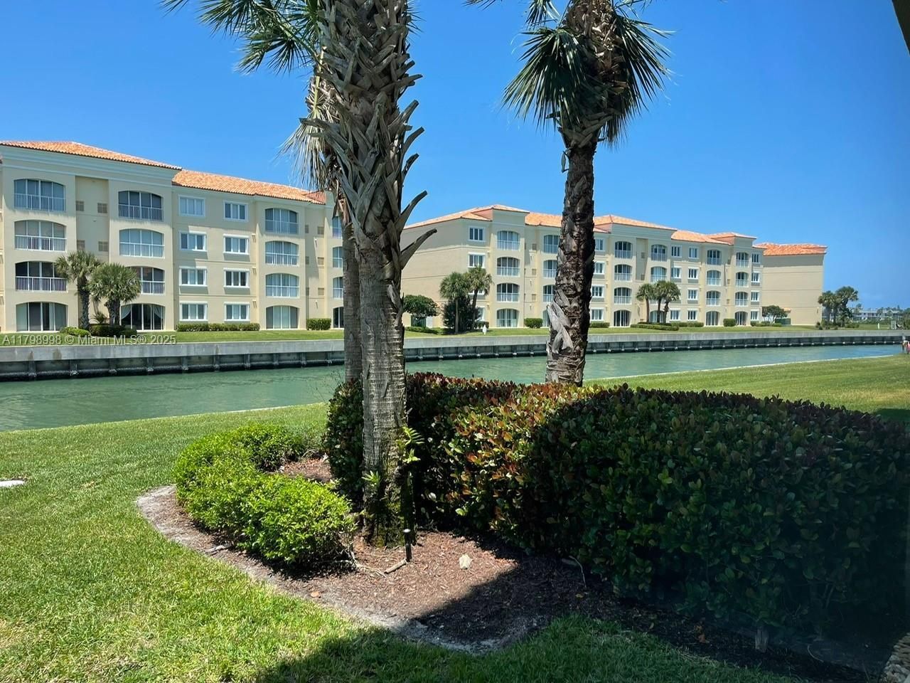 19 W Harbour Isle Dr W, Unit 103, Fort Pierce, FL 34949 Photo