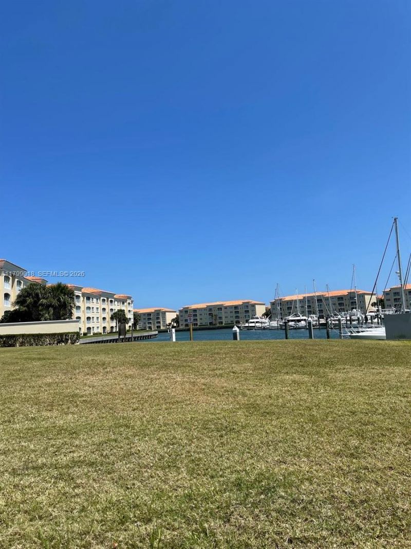 19 W Harbour Isle Dr W, Unit 201, Fort Pierce, FL 34949 Photo