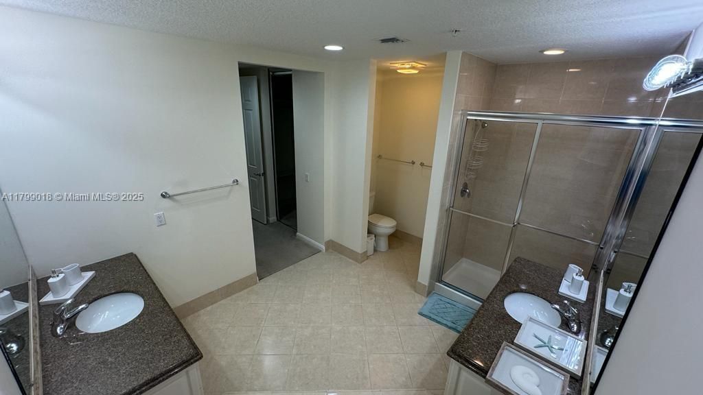 19 W Harbour Isle Dr W, Unit 201, Fort Pierce, FL 34949 Photo