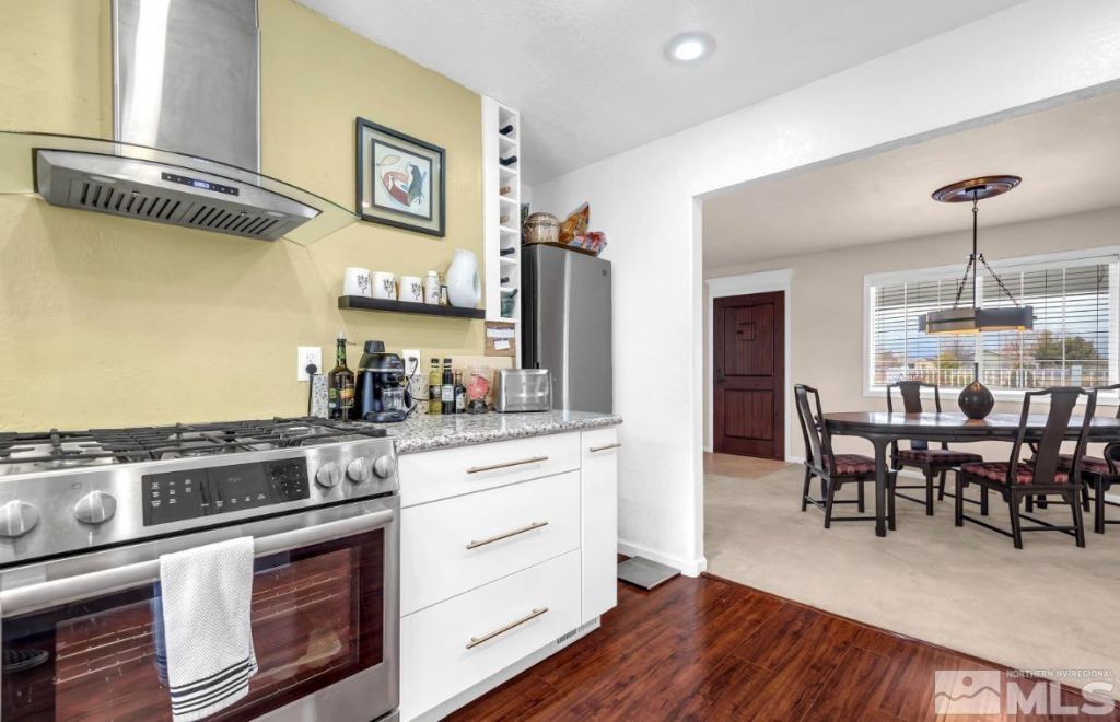 990 Riverview Drive, Gardnerville, NV 89460 Photo