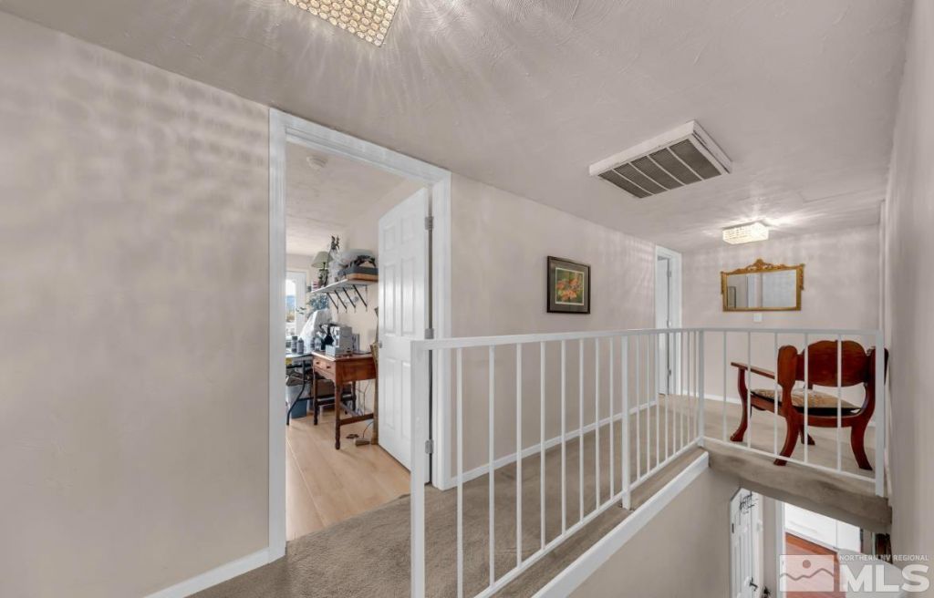 990 Riverview Drive, Gardnerville, NV 89460 Photo