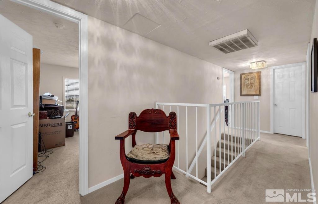 990 Riverview Drive, Gardnerville, NV 89460 Photo