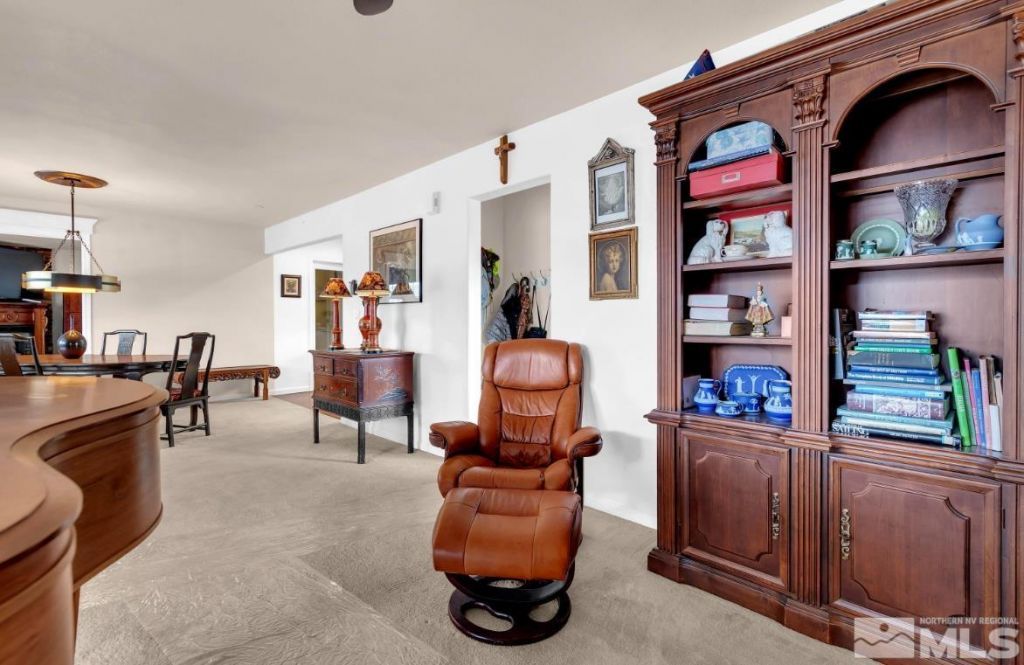 990 Riverview Drive, Gardnerville, NV 89460 Photo