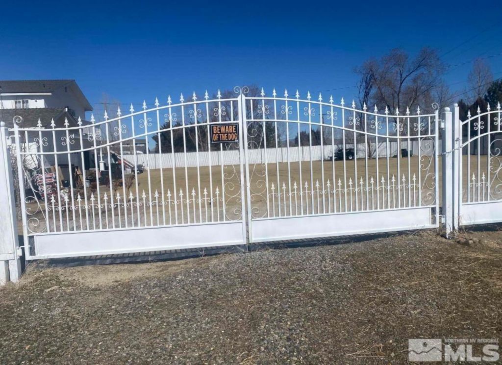 990 Riverview Drive, Gardnerville, NV 89460 Photo