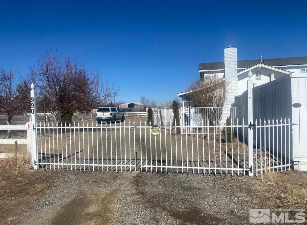 990 Riverview Drive, Gardnerville, NV 89460 Photo