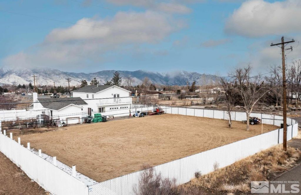 990 Riverview Drive, Gardnerville, NV 89460 Photo