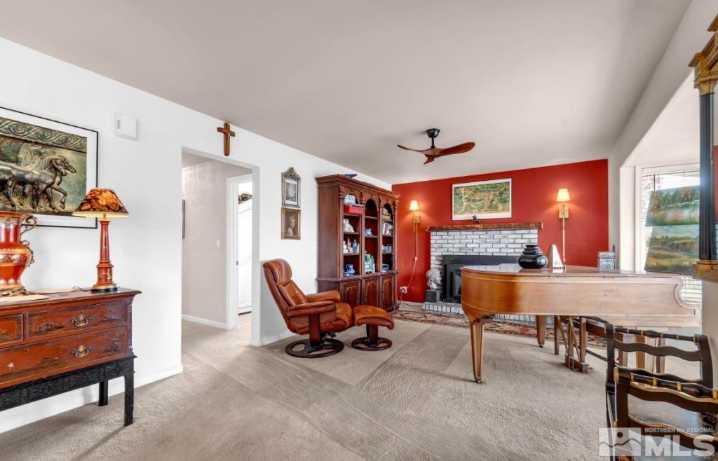 990 Riverview Drive, Gardnerville, NV 89460 Photo