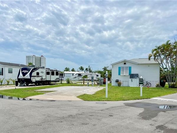 19681 Summerlin 377 RD, FORT MYERS, FL 33908
