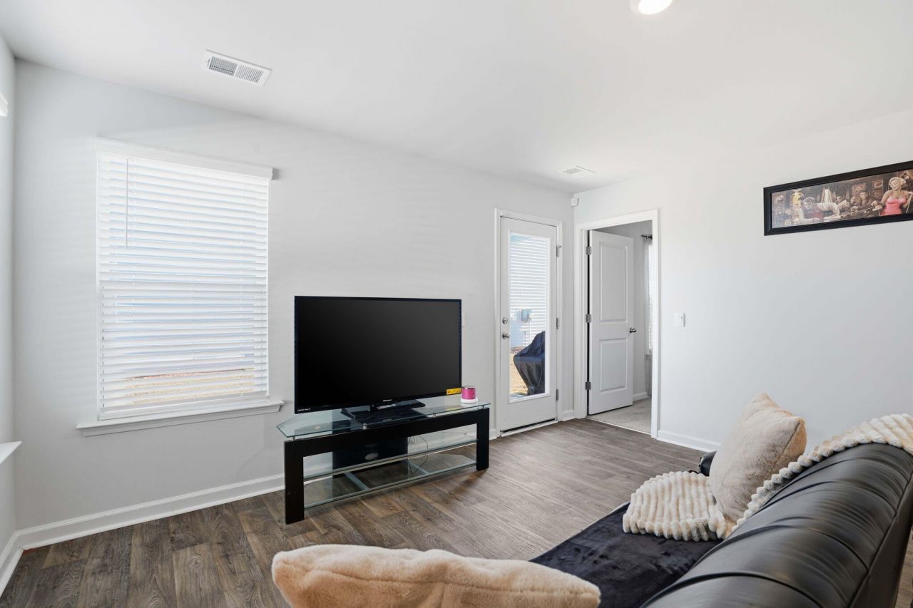 224 Coral Sunset Way Photo 8