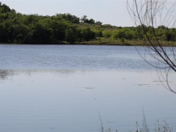 2077 B Shawver Road, Perrin, TX 76486