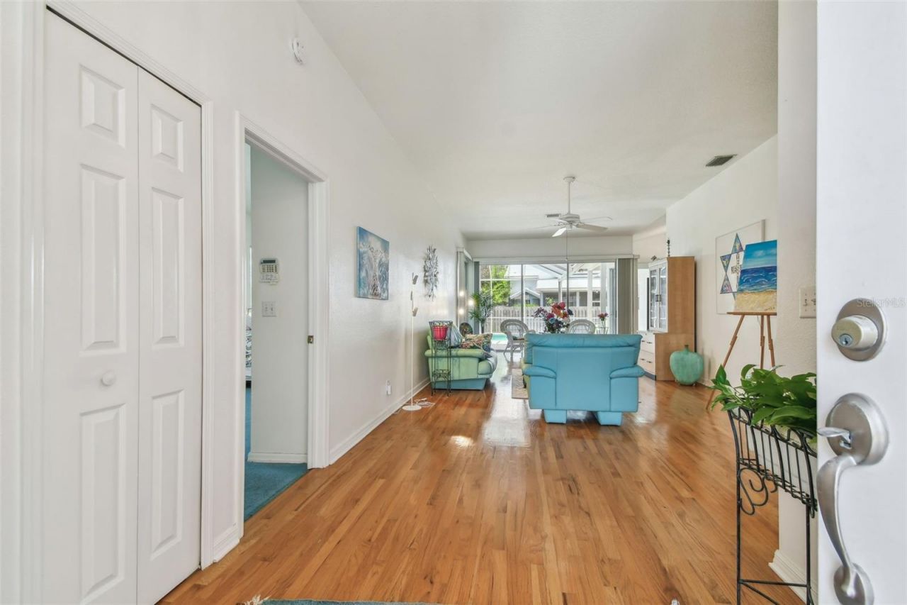 5001 Queen Palm Terrace Ne, Saint Petersburg, FL 33703 Photo