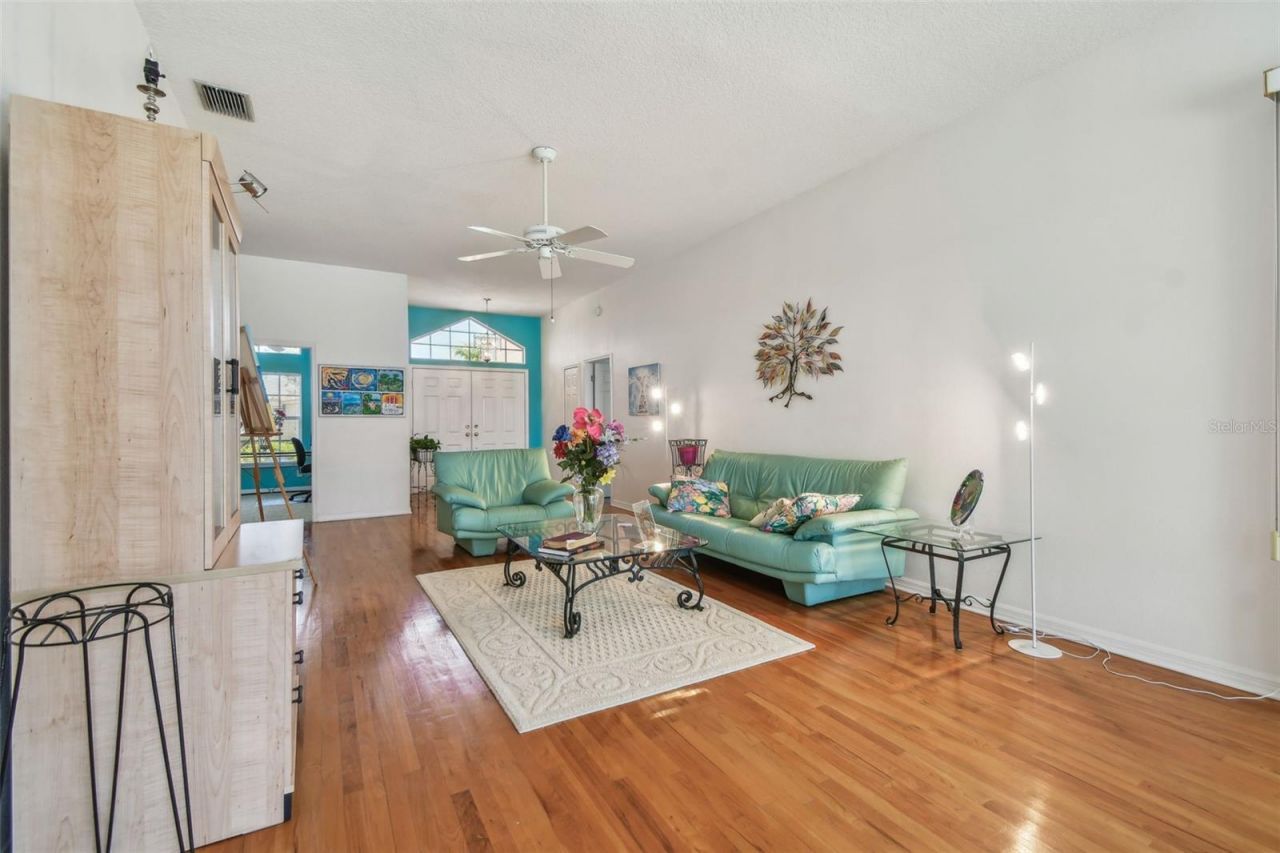 5001 Queen Palm Terrace Ne, Saint Petersburg, FL 33703 Photo