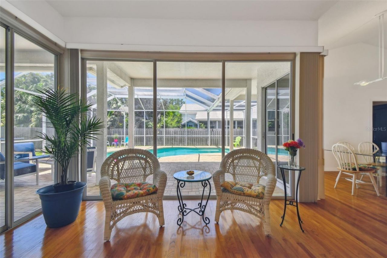 5001 Queen Palm Terrace Ne, Saint Petersburg, FL 33703 Photo