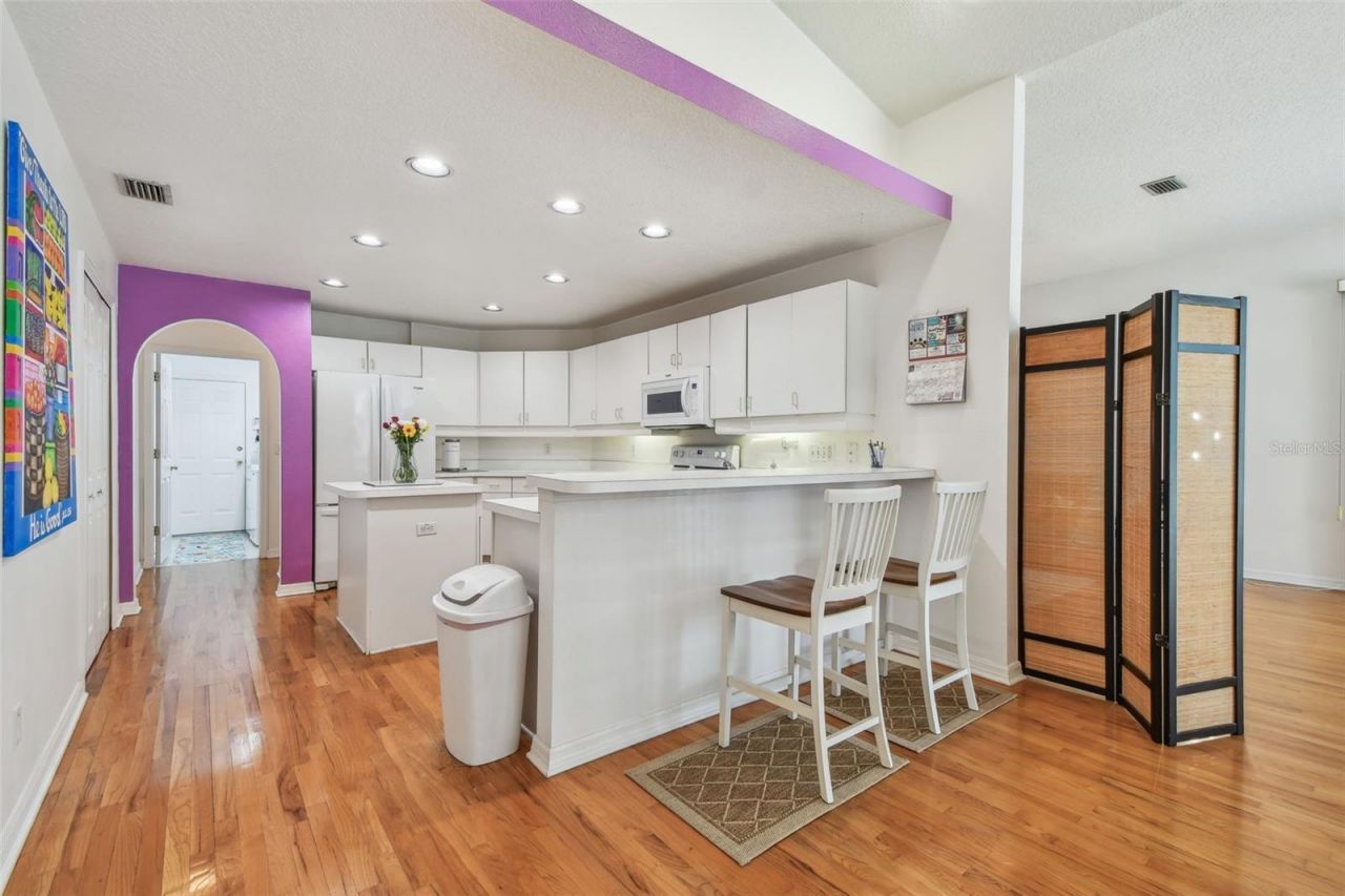 5001 Queen Palm Terrace Ne, Saint Petersburg, FL 33703 Photo