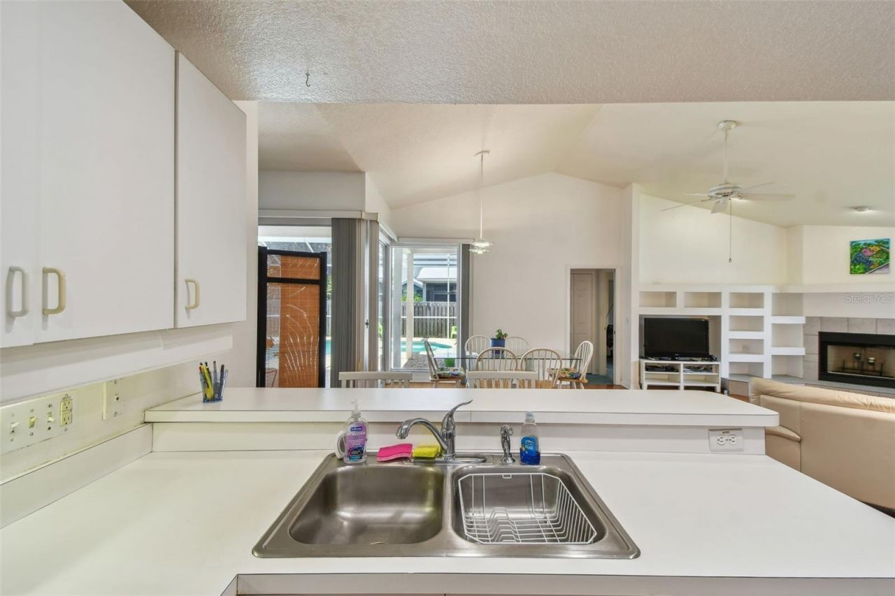 5001 Queen Palm Terrace Ne, Saint Petersburg, FL 33703 Photo