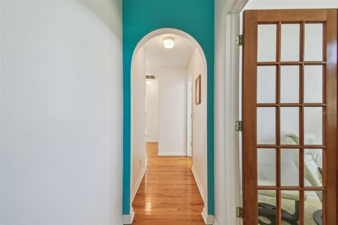 5001 Queen Palm Terrace Ne, Saint Petersburg, FL 33703 Photo