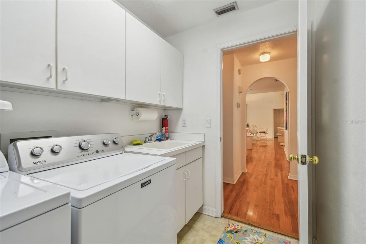 5001 Queen Palm Terrace Ne, Saint Petersburg, FL 33703 Photo