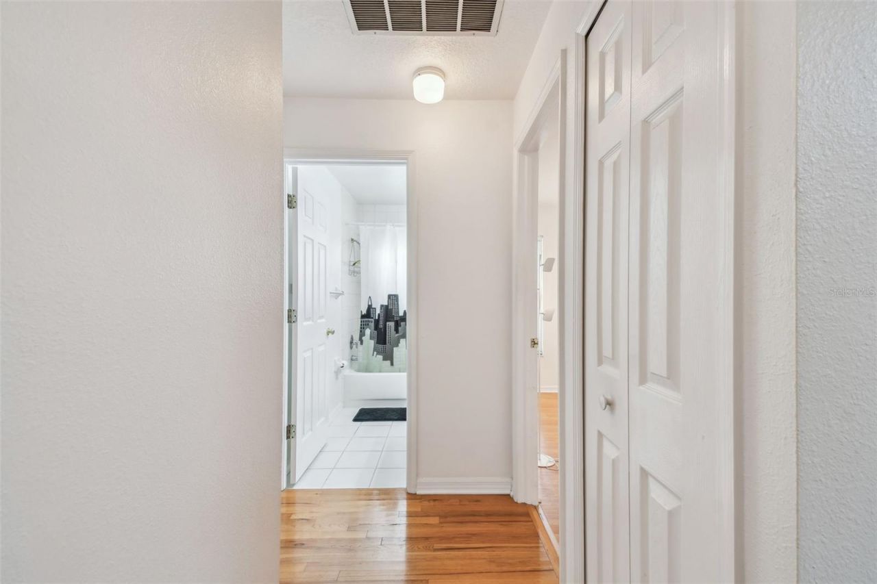 5001 Queen Palm Terrace Ne, Saint Petersburg, FL 33703 Photo