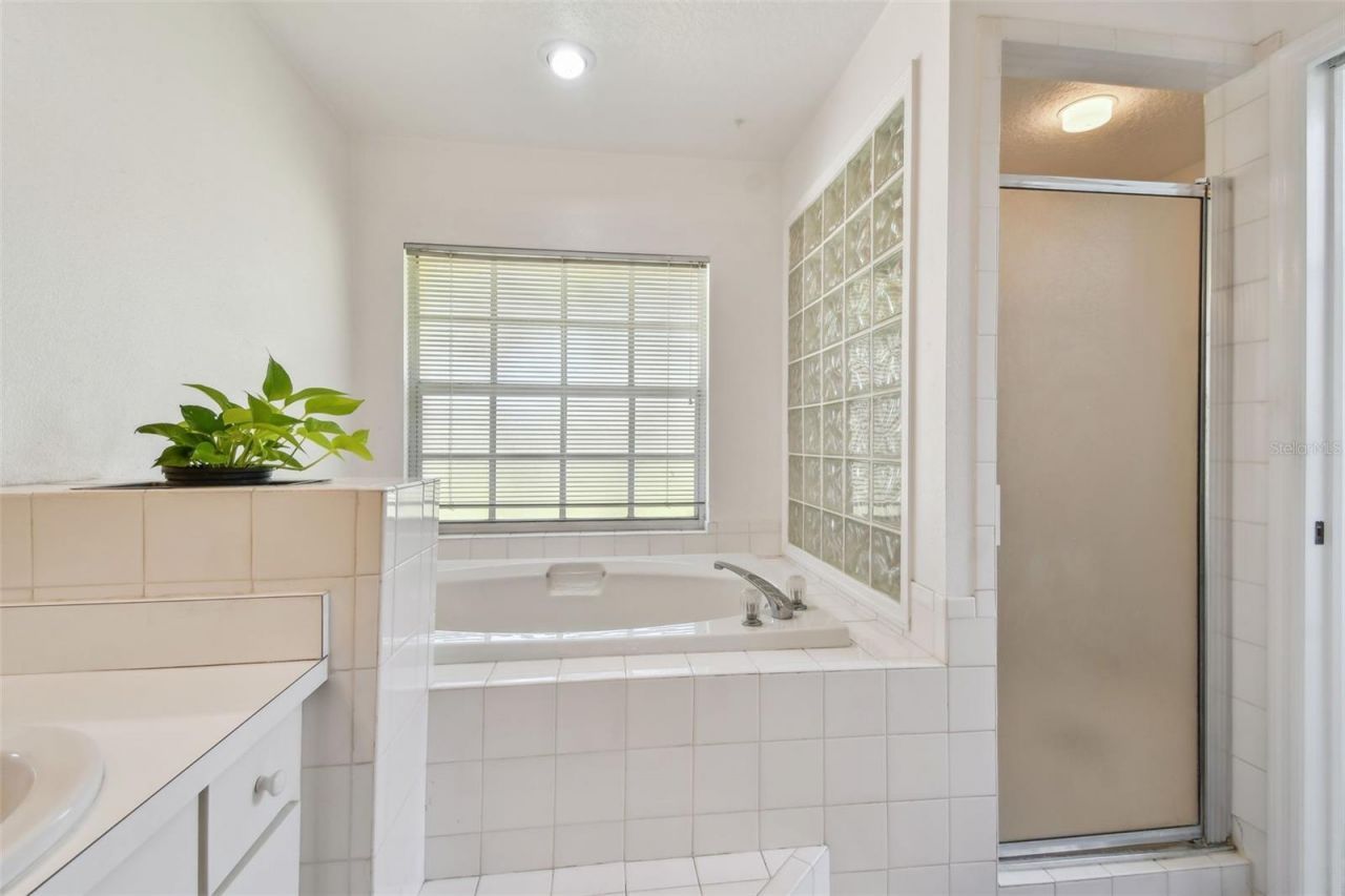 5001 Queen Palm Terrace Ne, Saint Petersburg, FL 33703 Photo