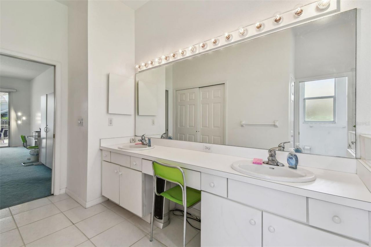 5001 Queen Palm Terrace Ne, Saint Petersburg, FL 33703 Photo