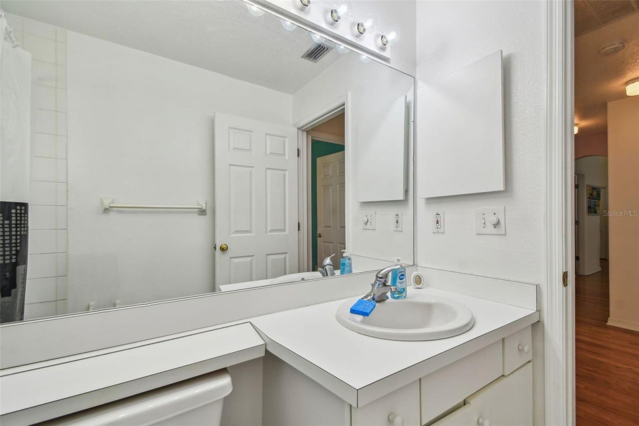 5001 Queen Palm Terrace Ne, Saint Petersburg, FL 33703 Photo