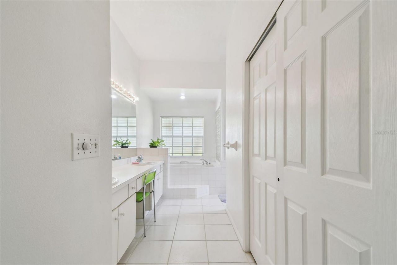 5001 Queen Palm Terrace Ne, Saint Petersburg, FL 33703 Photo