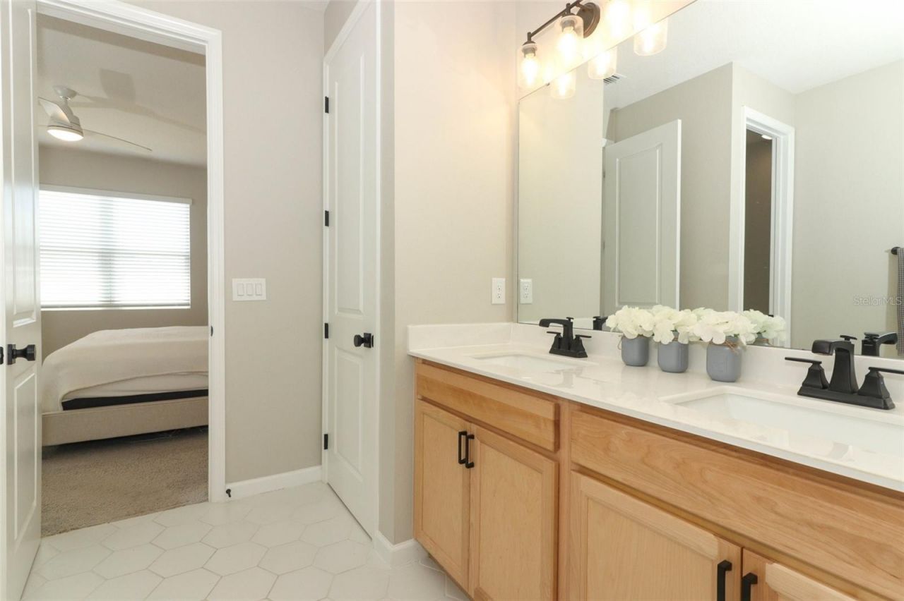 5089 Meadow Song Drive, Okahumpka, FL 34762 Photo