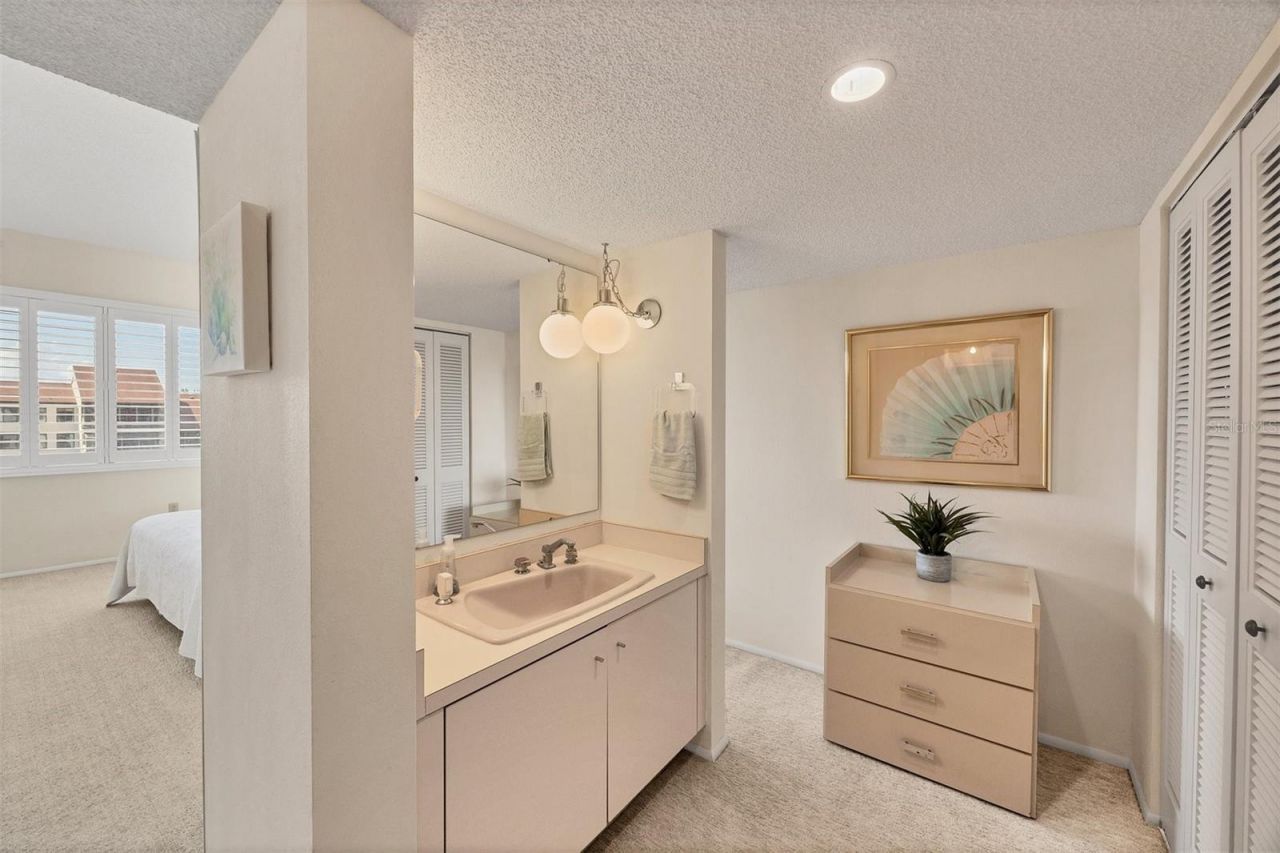 6285 Midnight Pass Road, Unit 403, Sarasota, FL 34242 Photo