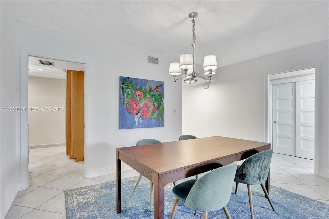 4020 W Palm Aire Dr, Unit 204, Pompano Beach, FL 33069 Photo