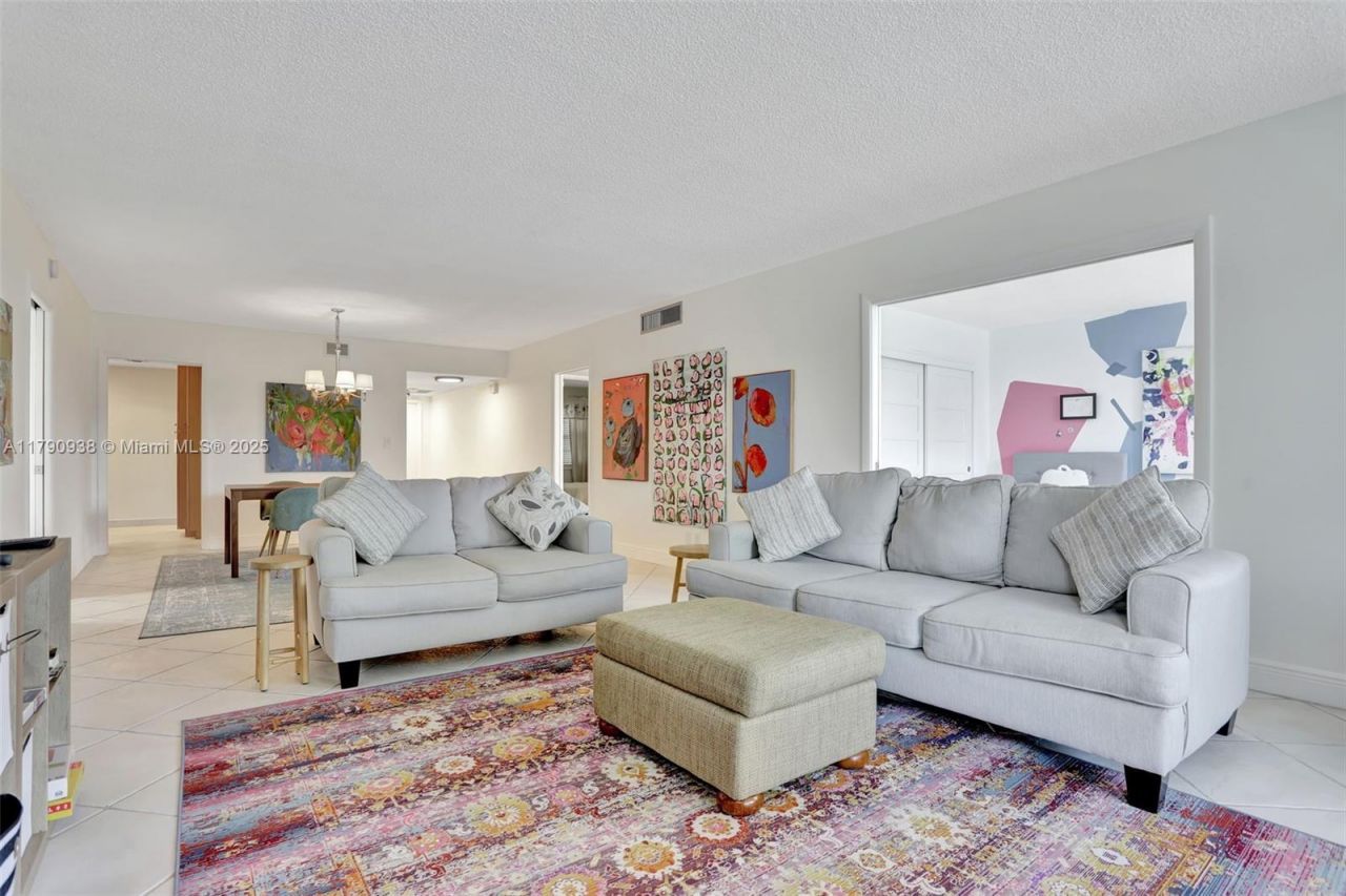 4020 W Palm Aire Dr, Unit 204, Pompano Beach, FL 33069 Photo