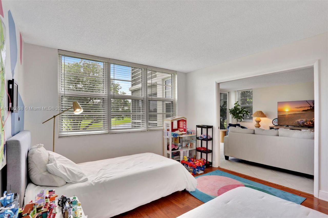 4020 W Palm Aire Dr, Unit 204, Pompano Beach, FL 33069 Photo