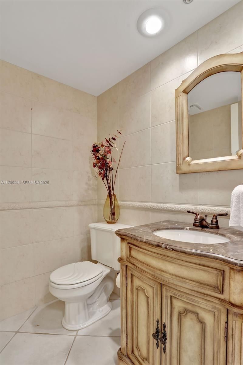 4020 W Palm Aire Dr, Unit 204, Pompano Beach, FL 33069 Photo