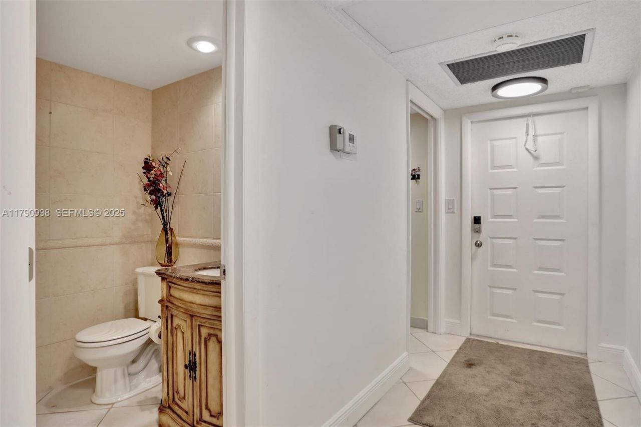 4020 W Palm Aire Dr, Unit 204, Pompano Beach, FL 33069 Photo