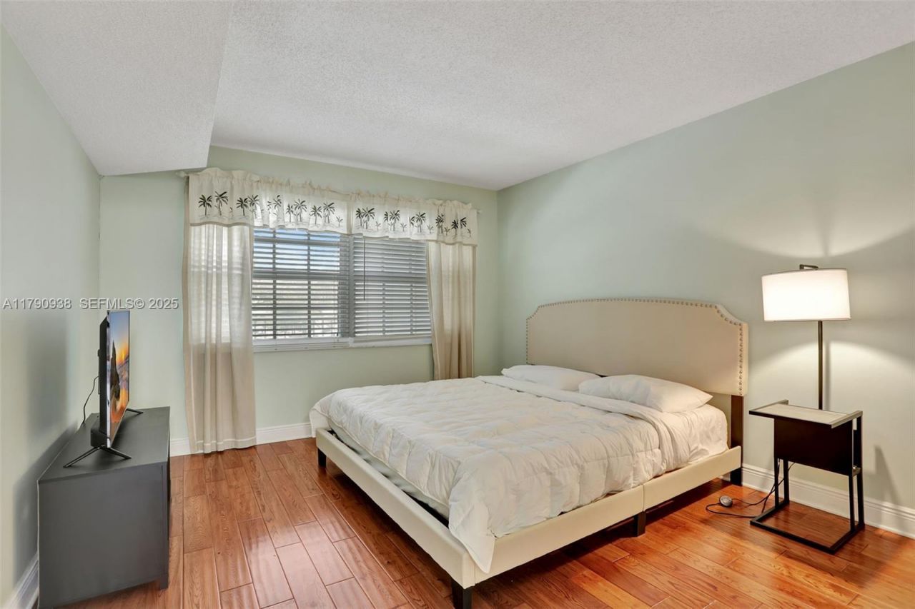 4020 W Palm Aire Dr, Unit 204, Pompano Beach, FL 33069 Photo