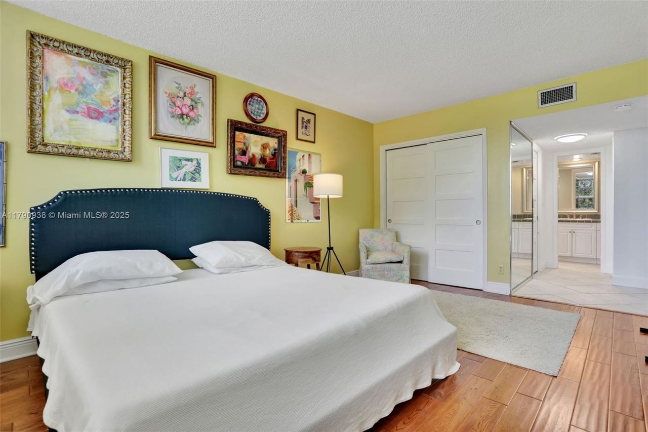 4020 W Palm Aire Dr, Unit 204, Pompano Beach, FL 33069 Photo