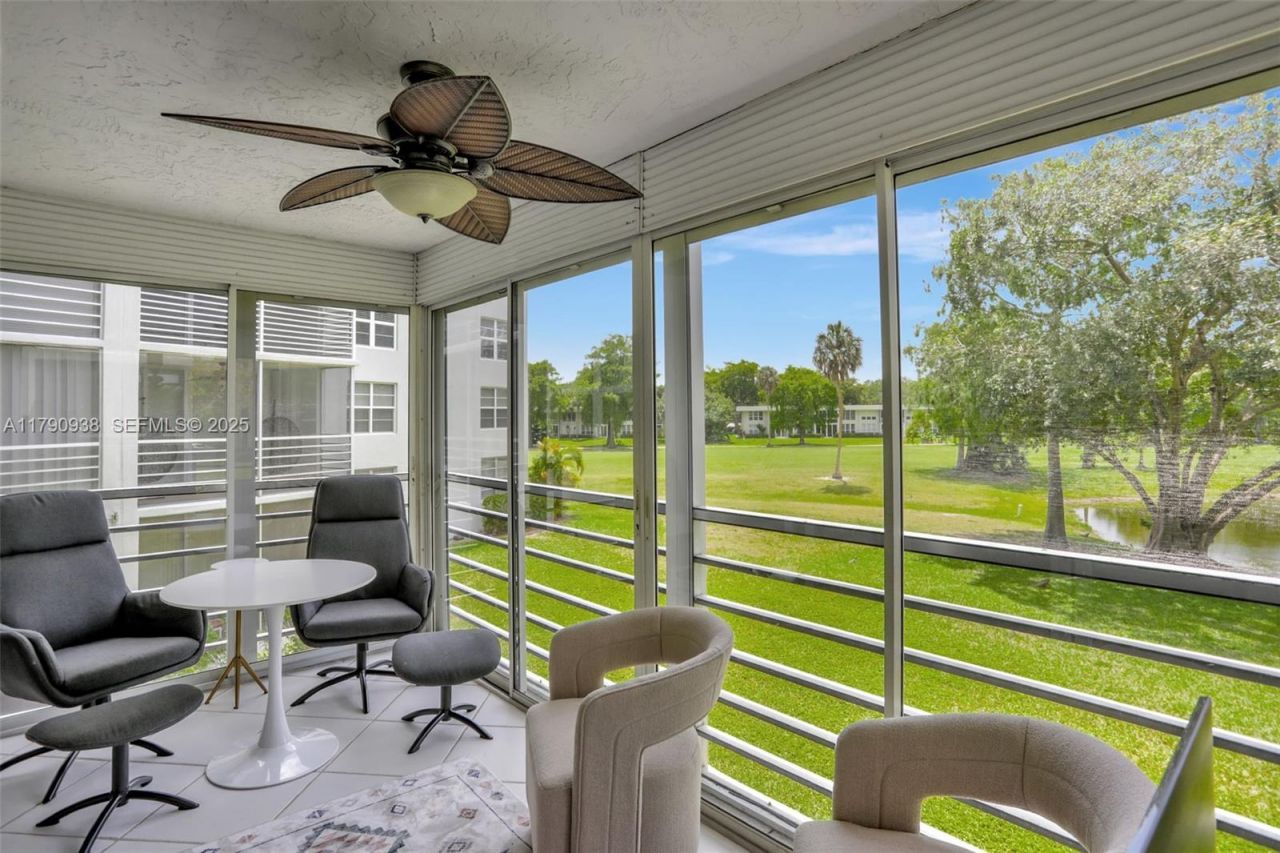 4020 W Palm Aire Dr, Unit 204, Pompano Beach, FL 33069 Photo