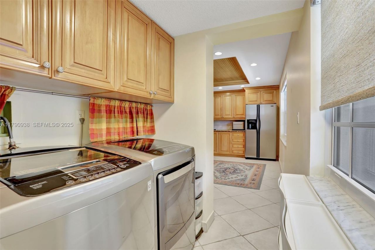 4020 W Palm Aire Dr, Unit 204, Pompano Beach, FL 33069 Photo