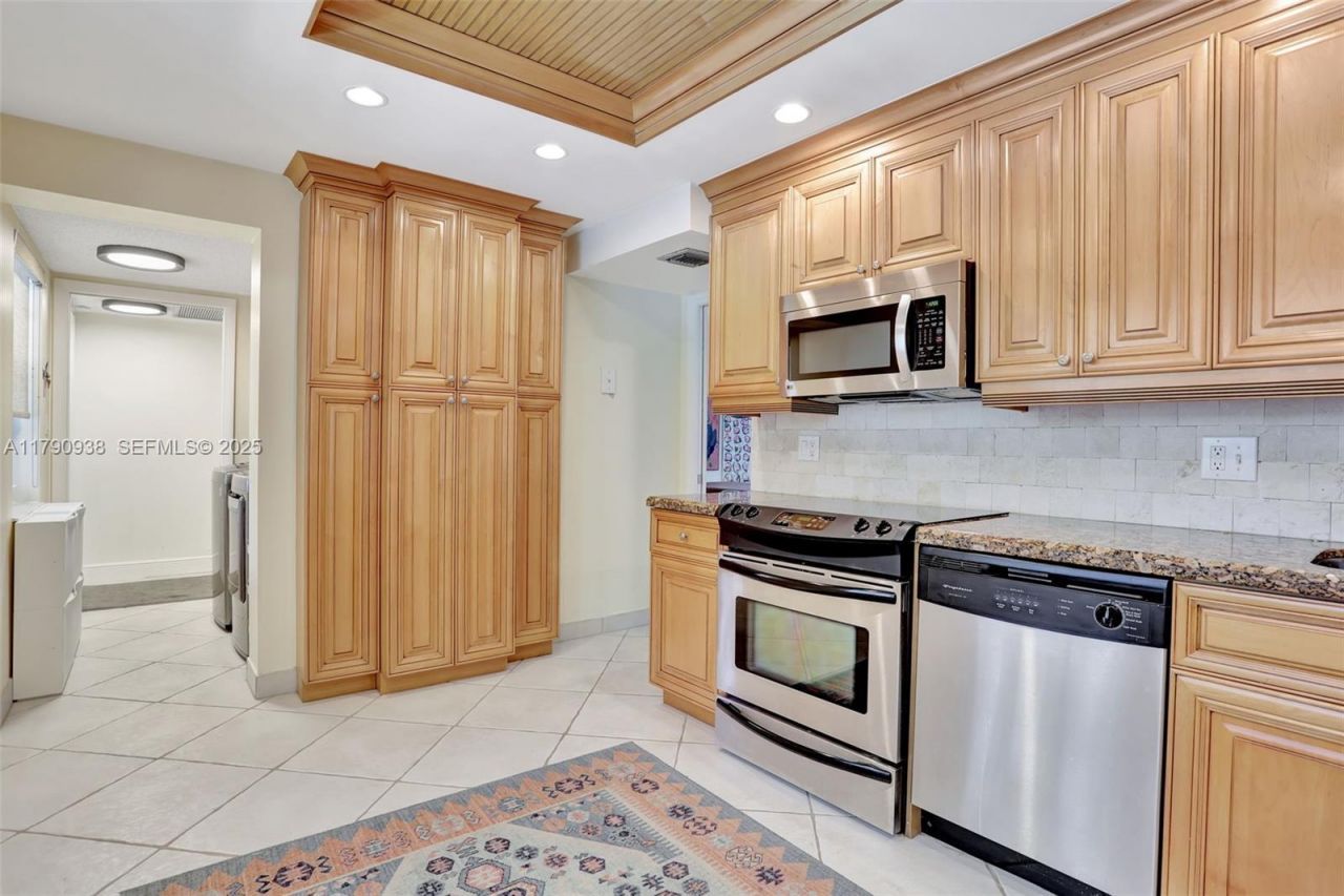 4020 W Palm Aire Dr, Unit 204, Pompano Beach, FL 33069 Photo