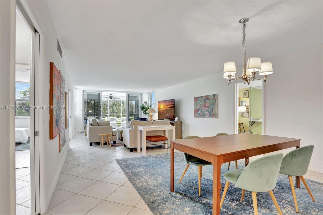 4020 W Palm Aire Dr, Unit 204, Pompano Beach, FL 33069 Photo