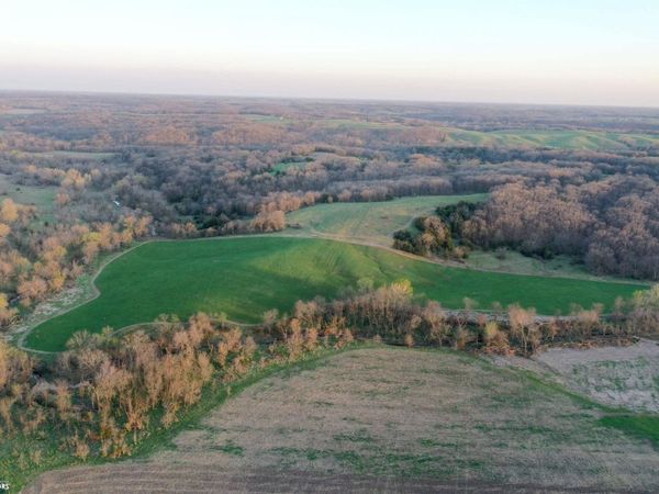 183rd Avenue, Cincinnati, IA 52549