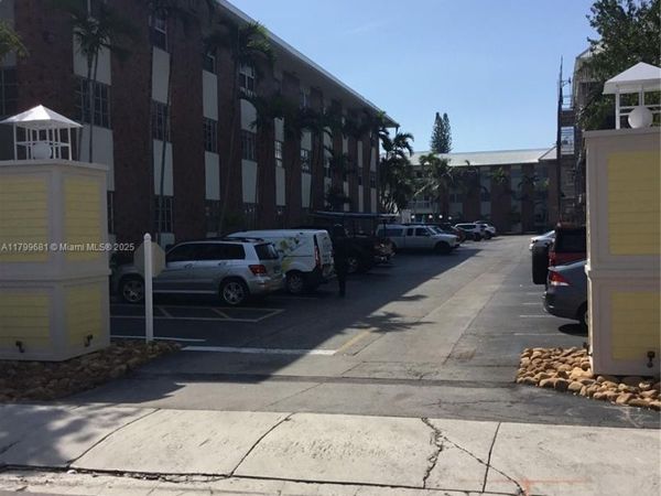 2424 SE 17th Cswy, Unit 311B, Fort Lauderdale, FL 33316