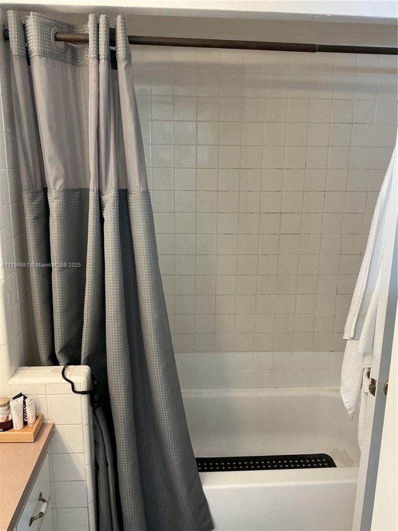 2424 SE 17th Cswy, Unit 311B, Fort Lauderdale, FL 33316 Photo