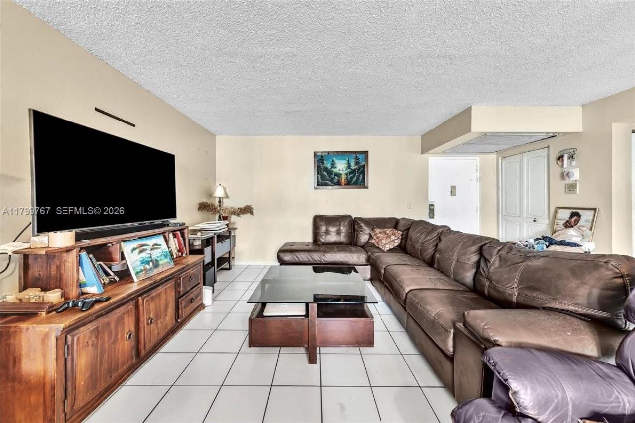 2451 NW 41st Ave, Unit 304, Lauderhill, FL 33313 Photo