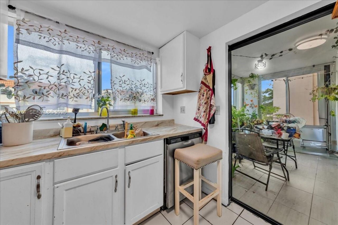 2451 NW 41st Ave, Unit 304, Lauderhill, FL 33313 Photo
