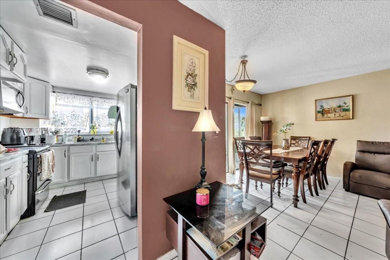 2451 NW 41st Ave, Unit 304, Lauderhill, FL 33313 Photo