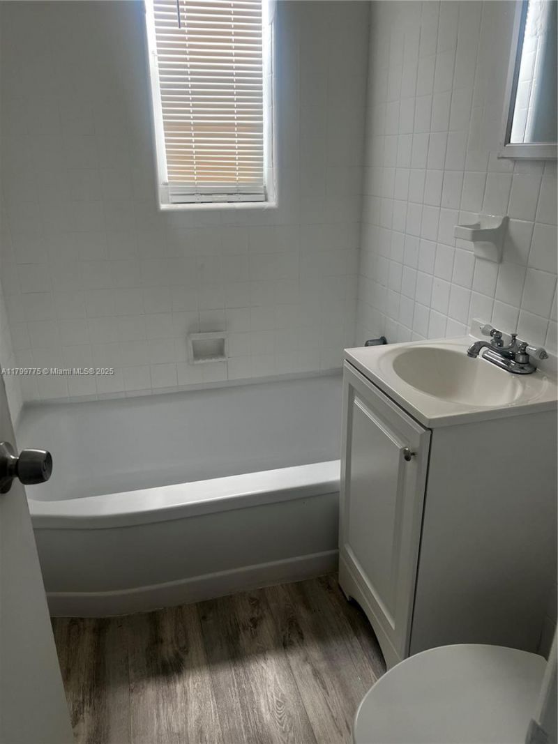 1608 Drexel Avenue, Unit 18, Miami Beach, FL 33139 Photo