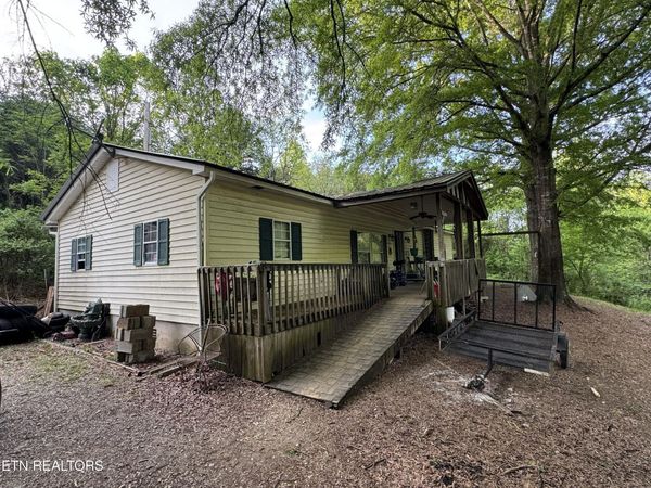 3441 Glendale Rd, Bybee, TN 37713