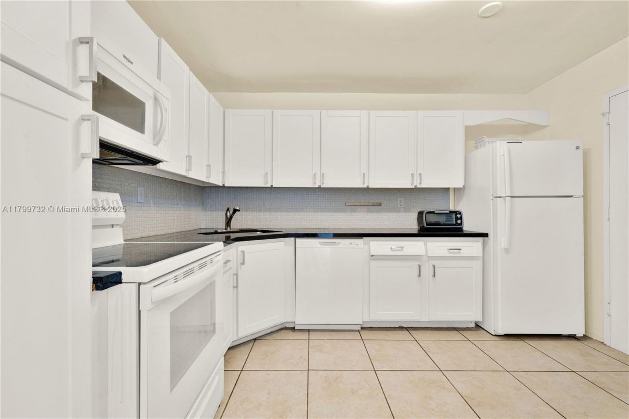 2750 NE 183rd St, Unit 504, Aventura, FL 33160 Photo