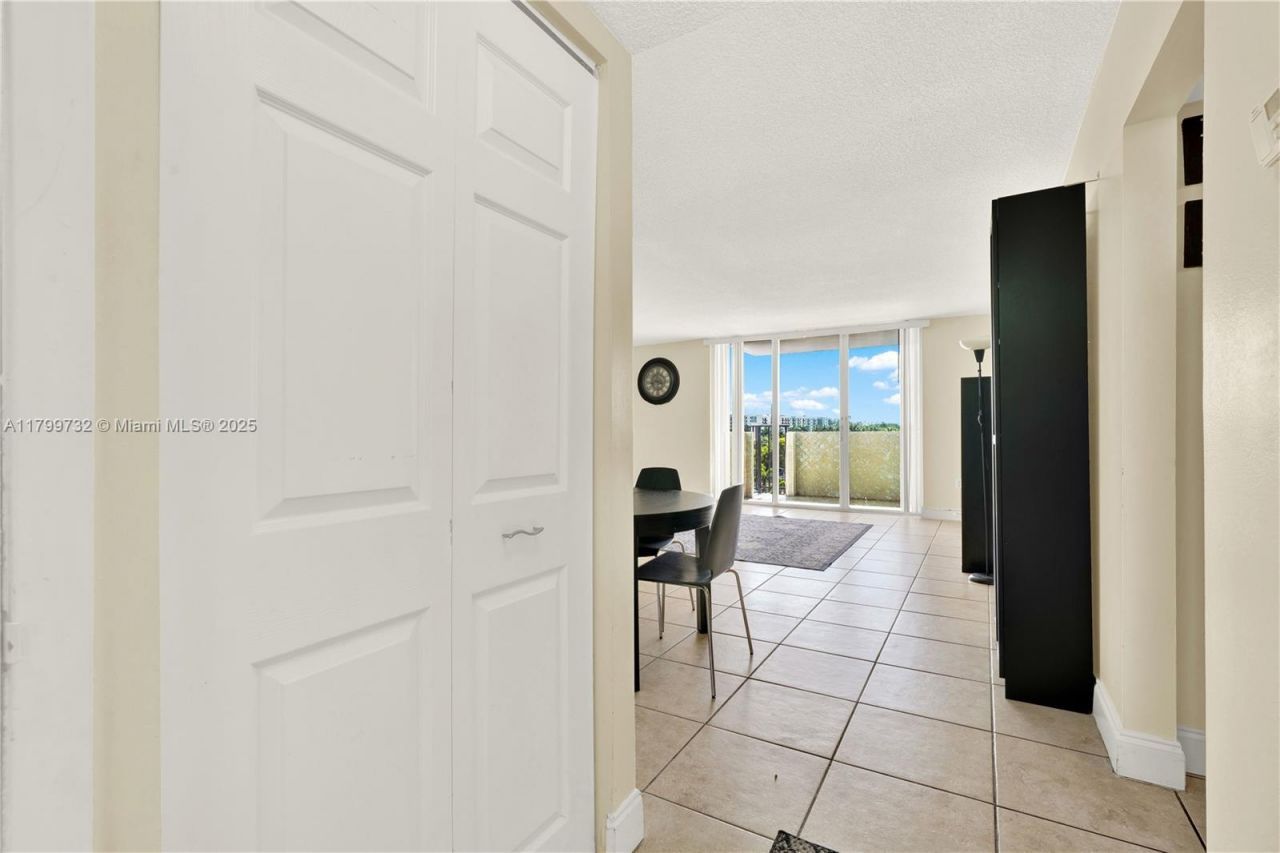 2750 NE 183rd St, Unit 504, Aventura, FL 33160 Photo